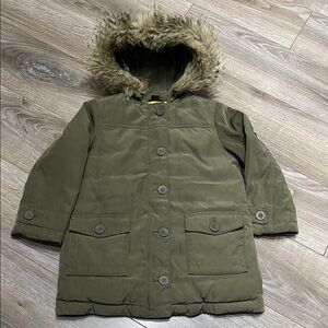GAP size 5T Olive Green Puffer Jacket with Fur Hood